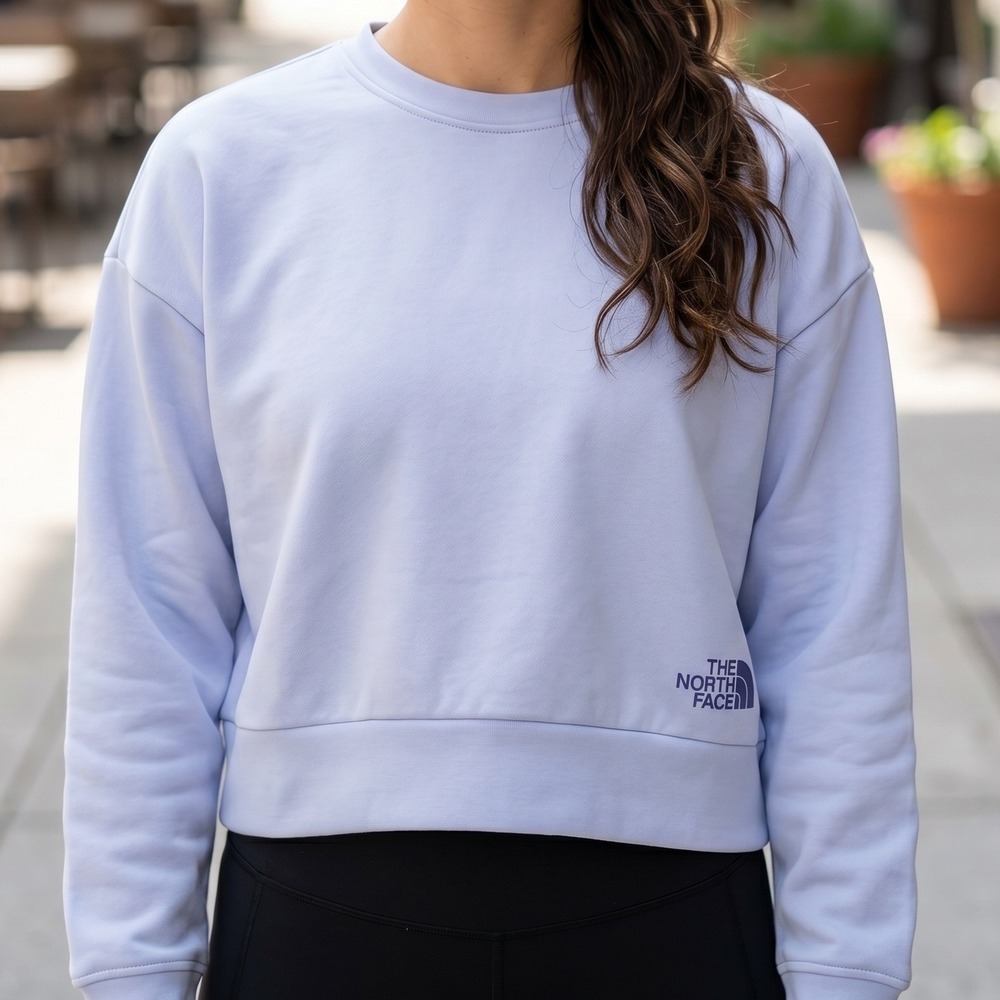 The North Face Womens‎ Cropped Sweatshirt Light Blue Crewneck Relaxed Fit Logo